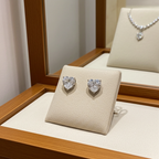orecchini punto luce in  oro bianco 18k e 2 diamanti naturali taglio cuore 1,00 ct