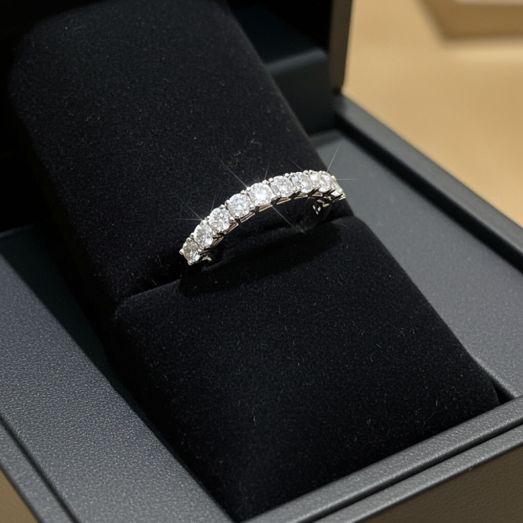 Anello veretta a 9 pietre oro bianco 18k con diamanti 0,90 ct