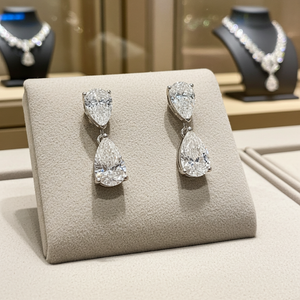 Orecchino in oro 18k con diamanti naturali taglio pera 2.02ct