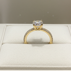 Anello fidanzamento in oro bianco 18k e diamanti naturali certificato igi 0.54ct