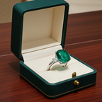 Anello trology in oro bianco e smeraldo 7.30 ct  e diamanti naturali 0.50ct