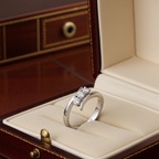 anello trilogy in oro bianco 18k con  3 diamanti naturali 0,99ct