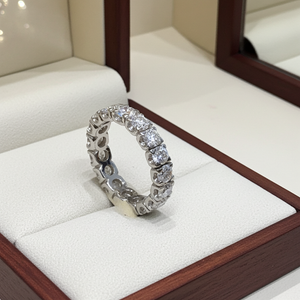 Anello Eternity con 3.00 ct  diamanti Naturali