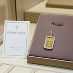 Ciondolo in oro con Lingotto 24k da 2,5 Gr e diamanti naturali 1.10ct
