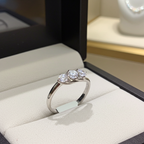anello trilogy in oro bianco 18k con 3 diamanti naturali 0,60ct