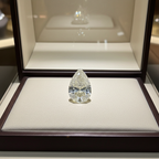 Diamante naturale pera certificato GIA  0.67ct