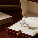 Anello trilogy in oro bianco e diamanti naturali taglio pera 3.10ct