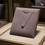Collana punto luce in oro e diamante naturale smeraldo 0.22ct