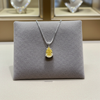 Ciondolo punto luce con diamante naturale taglio pera certificato GIA 0.67 ct