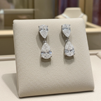 Orecchino in oro 18k con diamanti naturali taglio pera 0.60ct